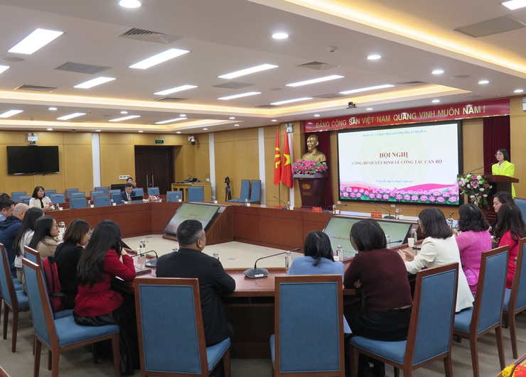 Phường Ô Chợ Dừa bổ nhiệm Phó Chánh Văn phòng HĐND & UBND và Phó Chủ tịch Hội LHPN phường- Ảnh 2.