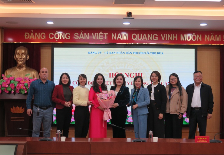 Phường Ô Chợ Dừa bổ nhiệm Phó Chánh Văn phòng HĐND & UBND và Phó Chủ tịch Hội LHPN phường- Ảnh 3.