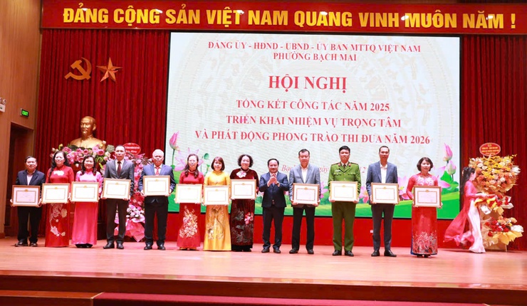 HỘI NGHỊ TỔNG KẾT CÔNG TÁC XÂY DỰNG ĐẢNG, XÂY DỰNG CHÍNH QUYỀN, HOẠT ĐỒNG CỦA MTTQ VÀ CÁC ĐOÀN THỂ CHÍNH TRỊ - XÃ HỘI NĂM 2025; TRIỂN KHAI PHƯƠNG HƯỚNG, NHIỆM VỤ NĂM 2026- Ảnh 3.