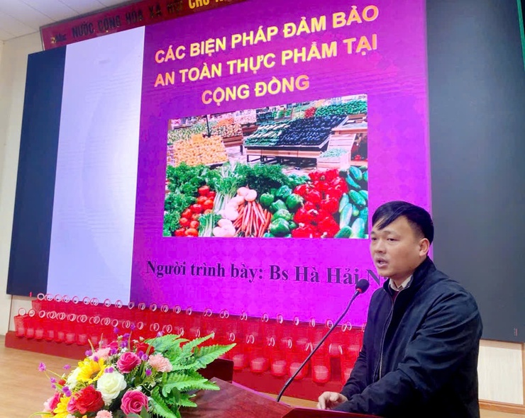 Tập huấn phân loại, xử lý rác thải hữu cơ và vệ sinh an toàn thực phẩm tại xã Ứng Thiên- Ảnh 2.