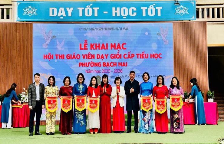NGÀNH GIÁO DỤC VÀ ĐÀO TẠO PHƯỜNG BẠCH MAI KHAI MẠC HỘI THI GIÁO VIÊN DẠY GIỎI CẤP TIỂU HỌC
NĂM HỌC 2025 - 2026
- Ảnh 2.