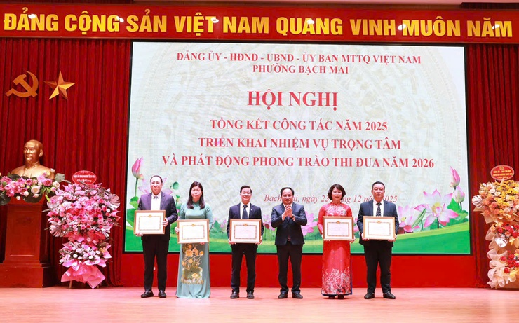 HỘI NGHỊ TỔNG KẾT CÔNG TÁC XÂY DỰNG ĐẢNG, XÂY DỰNG CHÍNH QUYỀN, HOẠT ĐỒNG CỦA MTTQ VÀ CÁC ĐOÀN THỂ CHÍNH TRỊ - XÃ HỘI NĂM 2025; TRIỂN KHAI PHƯƠNG HƯỚNG, NHIỆM VỤ NĂM 2026- Ảnh 5.