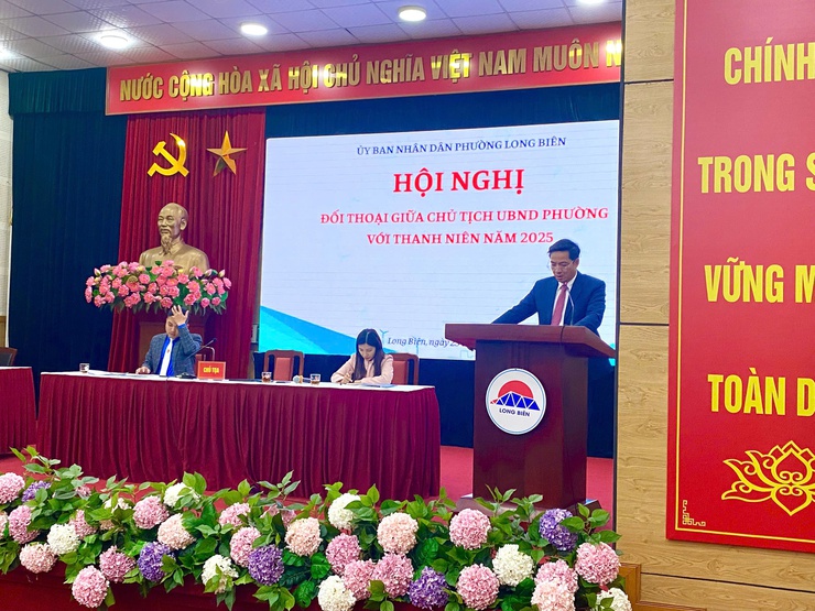 Phường Long Biên đối thoại giữa Chủ tịch UBND phường với thanh niên năm 2025- Ảnh 1.