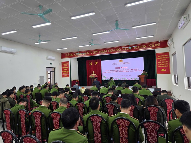 Công an phường Phú Lương tổ chức hội nghị Tổng kết công tác Công an năm 2025- Ảnh 3.