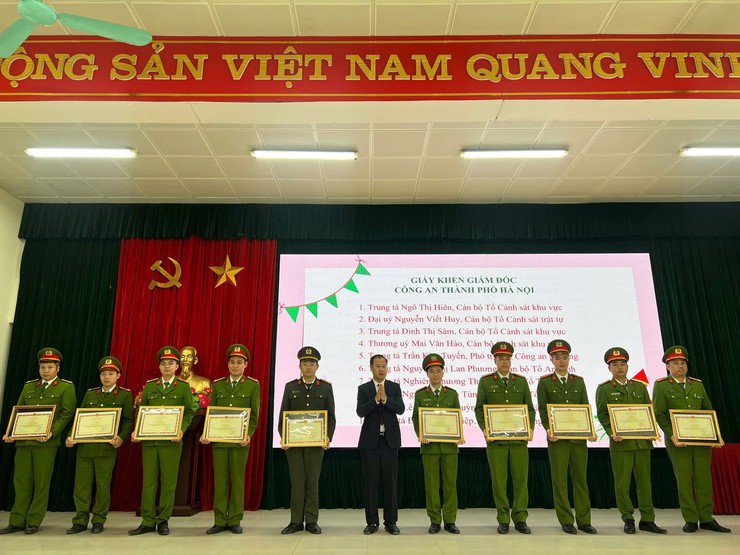 Công an phường Phú Lương tổ chức hội nghị Tổng kết công tác Công an năm 2025- Ảnh 5.