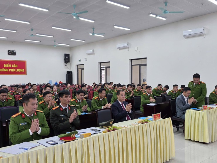 Công an phường Phú Lương tổ chức hội nghị Tổng kết công tác Công an năm 2025- Ảnh 1.