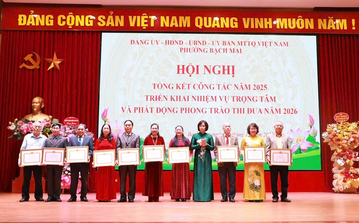 HỘI NGHỊ TỔNG KẾT CÔNG TÁC XÂY DỰNG ĐẢNG, XÂY DỰNG CHÍNH QUYỀN, HOẠT ĐỒNG CỦA MTTQ VÀ CÁC ĐOÀN THỂ CHÍNH TRỊ - XÃ HỘI NĂM 2025; TRIỂN KHAI PHƯƠNG HƯỚNG, NHIỆM VỤ NĂM 2026- Ảnh 7.