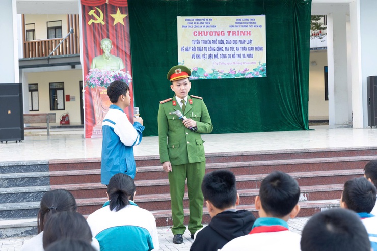 Tuyên truyền, phổ biến pháp luật cho học sinh - xây dựng môi trường học đường an toàn, lành mạnh- Ảnh 3.