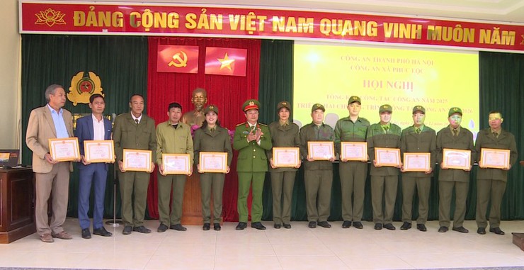 Công an xã Phúc Lộc tổ chức Hội nghị tổng kết công tác Công an năm 2025- Ảnh 9.