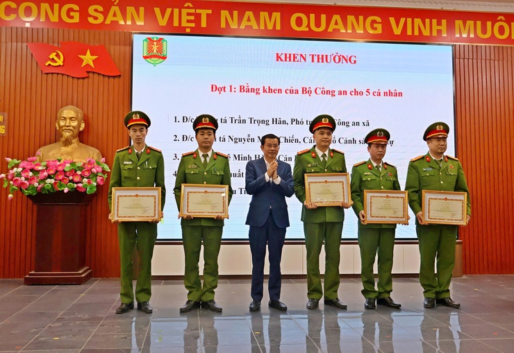 Công an xã Đoài Phương tổng kết công tác năm 2025- Ảnh 1.