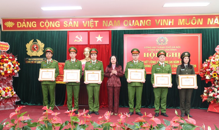 Công an xã Vân Đình tổng kết công tác năm 2025, triển khai nhiệm vụ năm 2026- Ảnh 2.