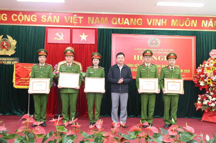 Công an xã Vân Đình tổng kết công tác năm 2025, triển khai nhiệm vụ năm 2026- Ảnh 3.