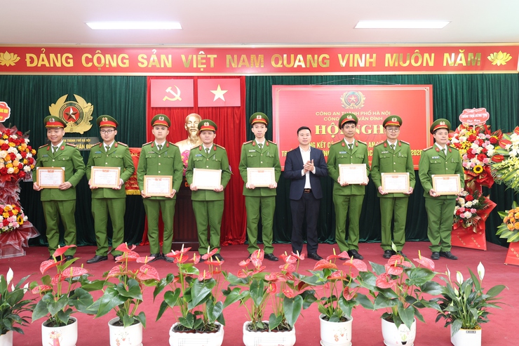 Công an xã Vân Đình tổng kết công tác năm 2025, triển khai nhiệm vụ năm 2026- Ảnh 4.