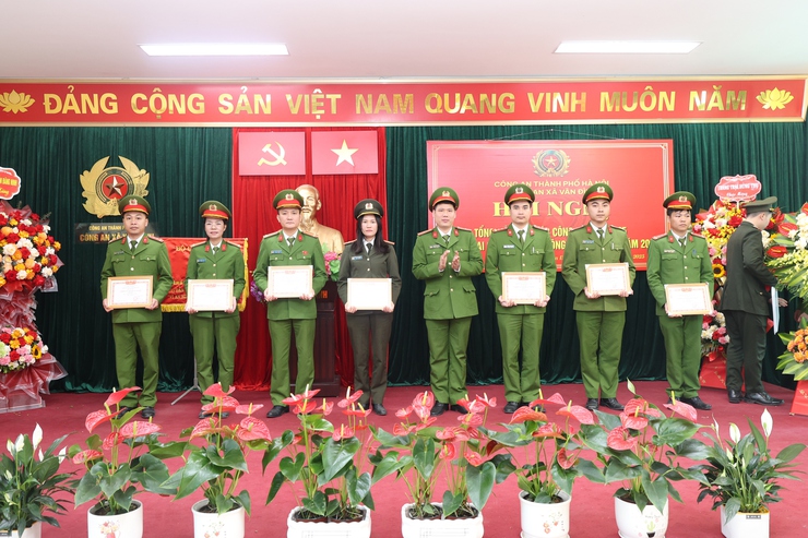 Công an xã Vân Đình tổng kết công tác năm 2025, triển khai nhiệm vụ năm 2026- Ảnh 5.