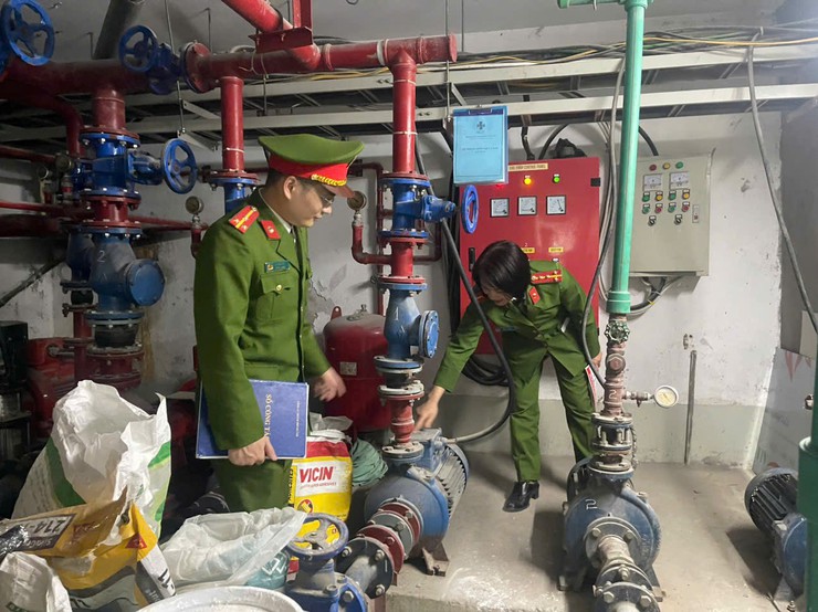 Tăng cường tuyên truyền, hướng dẫn an toàn PCCC&CNCH tại một số cơ sở y tế, bệnh viện, phòng khám tư nhân trên địa bàn.- Ảnh 5.