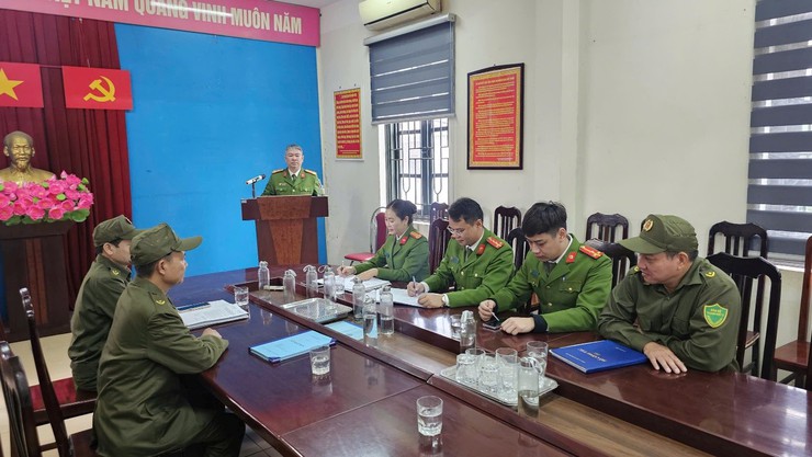 Hướng dẫn, kiểm tra công tác củng cố, kiện toàn lực lượng dân phòng nhằm nâng cao khả năng xử lý khi có sự cố cháy, nổ xảy ra, giảm thiểu thiệt hại về người và tài sản của nhân dân.- Ảnh 2.