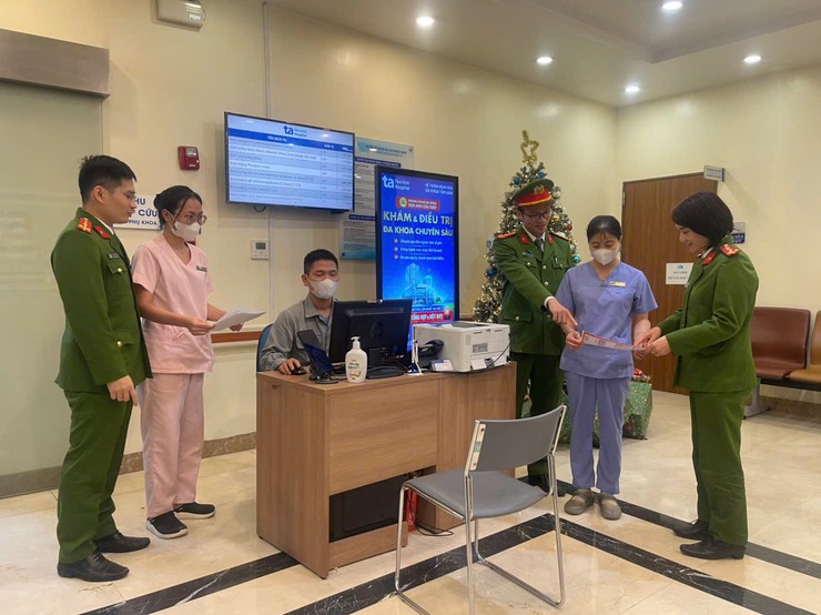 Tăng cường tuyên truyền, hướng dẫn an toàn PCCC&CNCH tại một số cơ sở y tế, bệnh viện, phòng khám tư nhân trên địa bàn.- Ảnh 2.