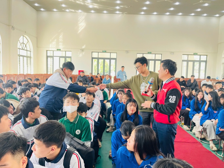 Tập huấn, tuyên truyền phổ biến pháp luật và an toàn giao thông cho đoàn viên thanh niên- Ảnh 5.