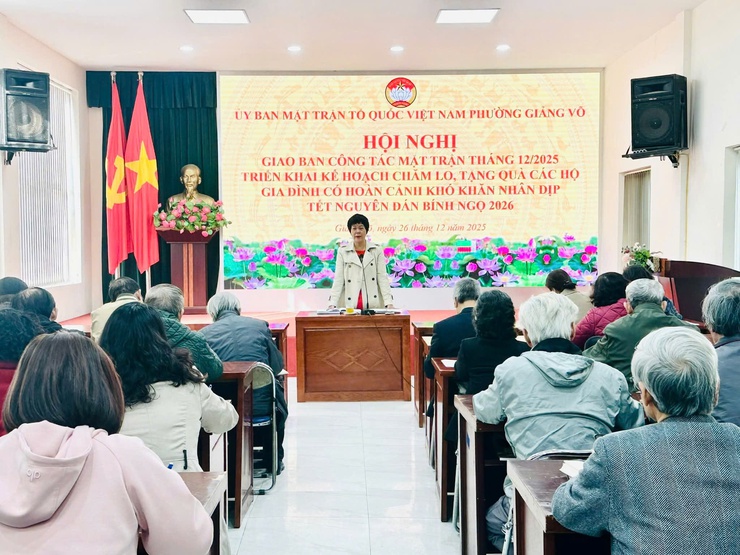Giao ban công tác Mặt trận tháng 12/2025 và triển khai các nội dung chăm lo Tết Nguyên đán Bính Ngọ - năm 2026- Ảnh 1.