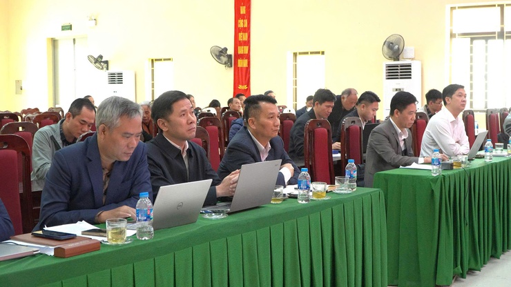 HỘI NGHỊ GIAO BAN CÔNG TÁC ĐẢNG, CHÍNH QUYỀN VÀ ĐOÀN THỂ XÃ THÁNG 12 NĂM 2025, PHƯƠNG HƯỚNG THÁNG 01 NĂM 2026.
- Ảnh 3.