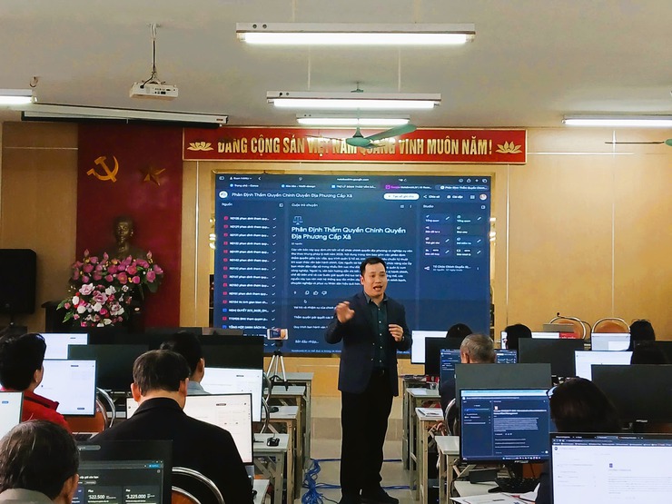 ỨNG DỤNG AI VÀ CÔNG CỤ SỐ, NÂNG CAO HIỆU SUẤT CÔNG VIỆC TẠI PHƯỜNG KIM LIÊN- Ảnh 7.