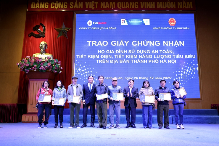 UBND phường Thanh Xuân phối hợp ngành Điện nâng cao chất lượng dịch vụ và tri ân người dân- Ảnh 5.