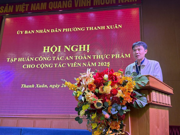Phường Thanh Xuân tập huấn kiến thức an toàn thực phẩm cho lực lượng cộng tác viên- Ảnh 2.