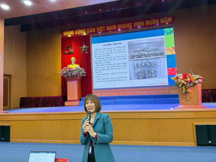 Phường Thanh Xuân tập huấn kiến thức an toàn thực phẩm cho lực lượng cộng tác viên- Ảnh 4.