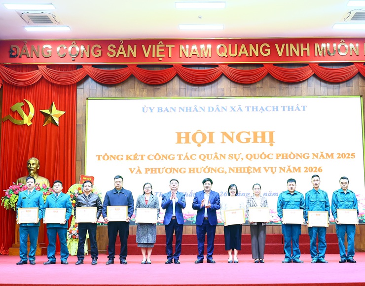 Thạch Thất tổ chức hội nghị tổng kết công tác quốc phòng, quân sự địa phương năm 2025- Ảnh 7.