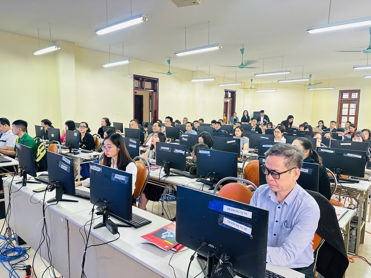 ỨNG DỤNG AI VÀ CÔNG CỤ SỐ, NÂNG CAO HIỆU SUẤT CÔNG VIỆC TẠI PHƯỜNG KIM LIÊN- Ảnh 2.