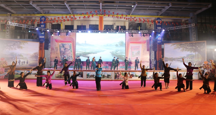 Đêm nghệ thuật “Hồn quê Thạch Thán” – bản hòa ca của tình yêu làng quê- Ảnh 13.