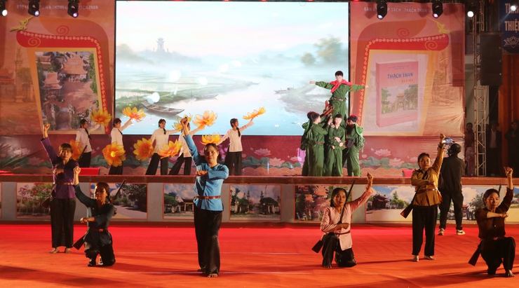 Đêm nghệ thuật “Hồn quê Thạch Thán” – bản hòa ca của tình yêu làng quê- Ảnh 14.