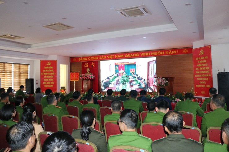 Công an phường Phúc Lợi tổng kết công tác công an năm 2025, triển khai chương trình công tác công an năm 2026
- Ảnh 2.