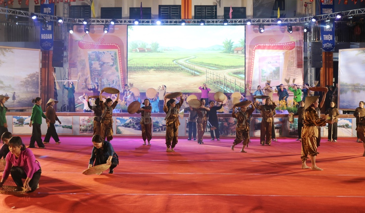 Đêm nghệ thuật “Hồn quê Thạch Thán” – bản hòa ca của tình yêu làng quê- Ảnh 18.