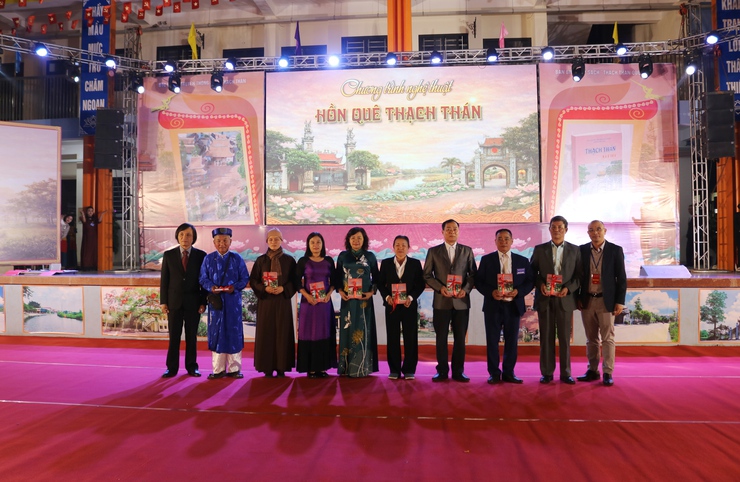 Đêm nghệ thuật “Hồn quê Thạch Thán” – bản hòa ca của tình yêu làng quê- Ảnh 31.