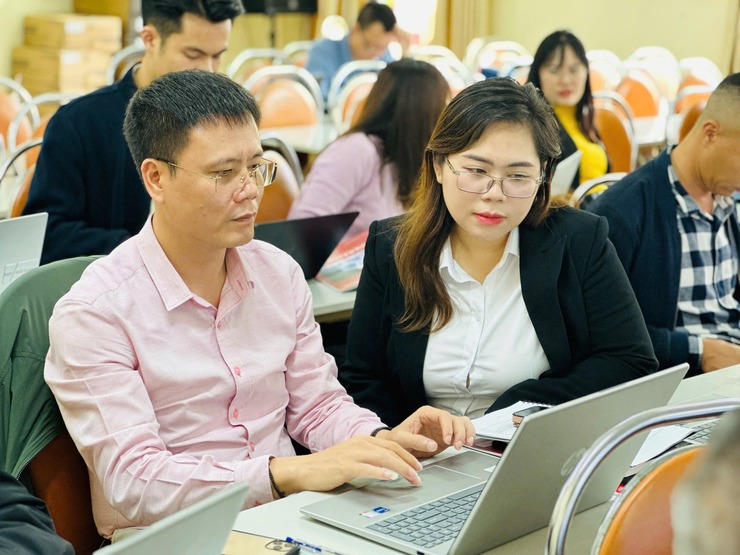 ỨNG DỤNG AI VÀ CÔNG CỤ SỐ, NÂNG CAO HIỆU SUẤT CÔNG VIỆC TẠI PHƯỜNG KIM LIÊN- Ảnh 3.