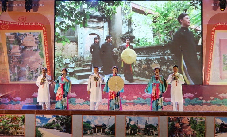 Đêm nghệ thuật “Hồn quê Thạch Thán” – bản hòa ca của tình yêu làng quê- Ảnh 5.