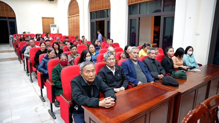 UBND, UB MTTQ xã chiếu miễn phí bộ phim Mưa đỏ- Ảnh 7.