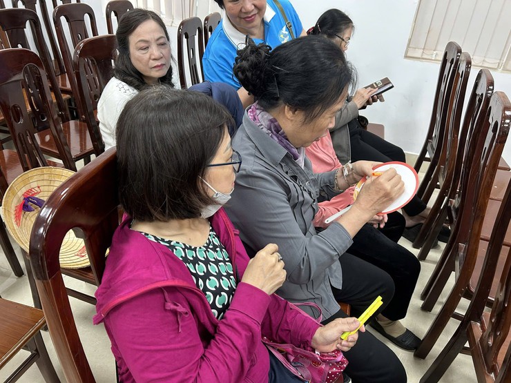 Bồi dưỡng nghiệp vụ công tác Hội cho Hội viên Hội Phụ nữ phường Nghĩa Đô năm 2025- Ảnh 4.