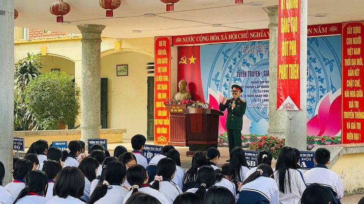 Hội Cựu chiến binh xã Dương Hoà tuyên truyền, giáo dục truyền thống cho thế hệ trẻ - Ảnh 2.