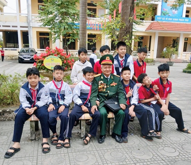 Hội Cựu chiến binh xã Dương Hoà tuyên truyền, giáo dục truyền thống cho thế hệ trẻ - Ảnh 5.