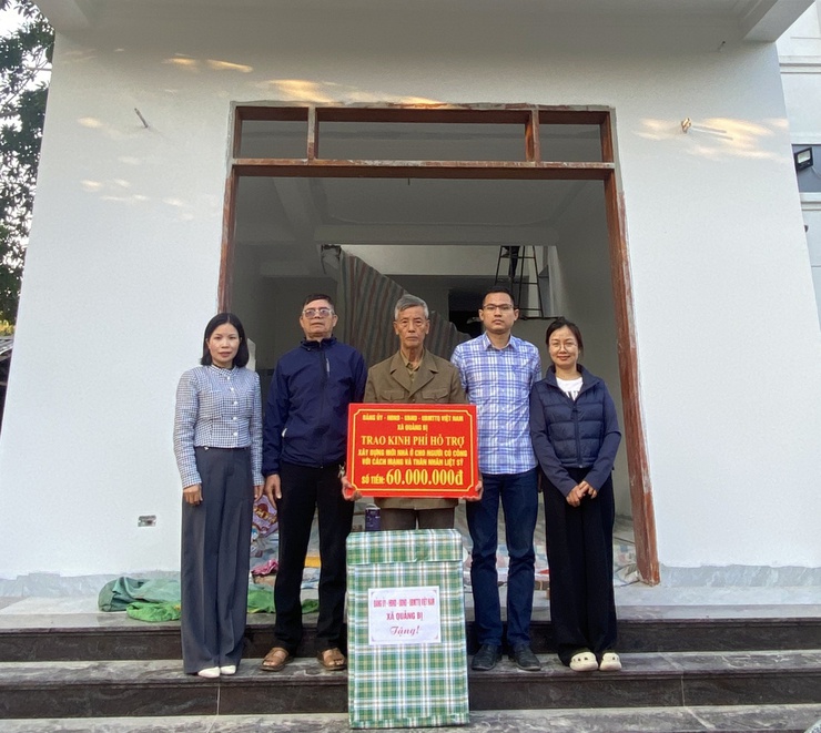 Xã Quảng Bị: trao kinh phí hỗ trợ xây mới nhà ở cho 06 hộ người có công và thân nhân liệt sĩ đợt 4- Ảnh 3.