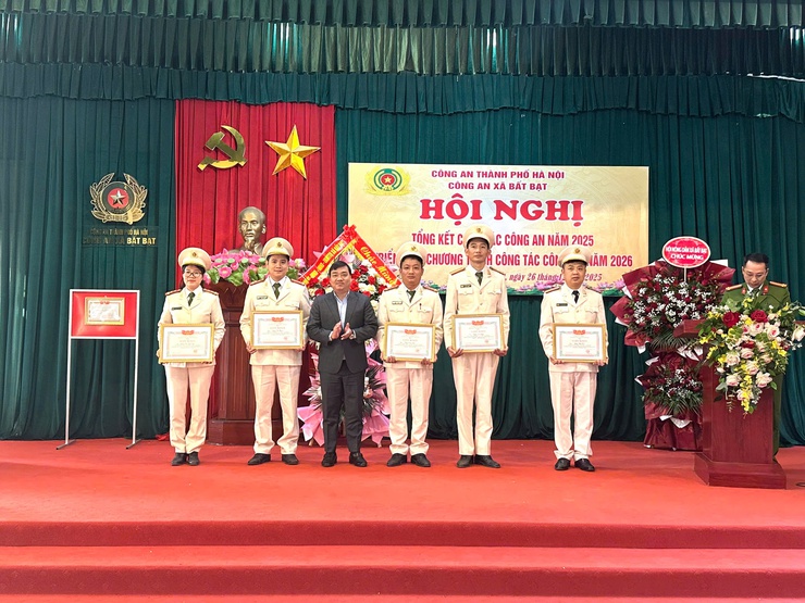 Công an xã Bất Bạt tổ chức Hội nghị tổng kết công tác công an năm 2025, triển khai chương trình công tác năm 2026- Ảnh 5.