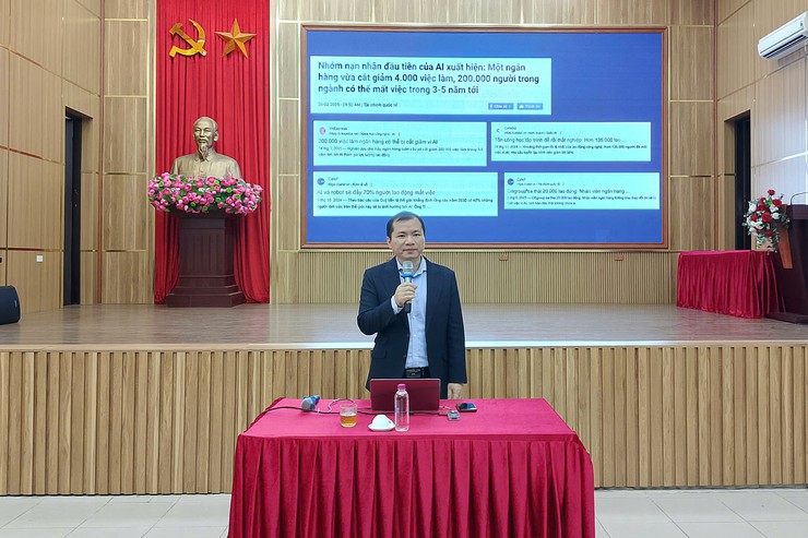 Xã Bát Tràng tập huấn ứng dụng trí tuệ nhân tạo cho cán bộ, công chức, viên chức- Ảnh 2.