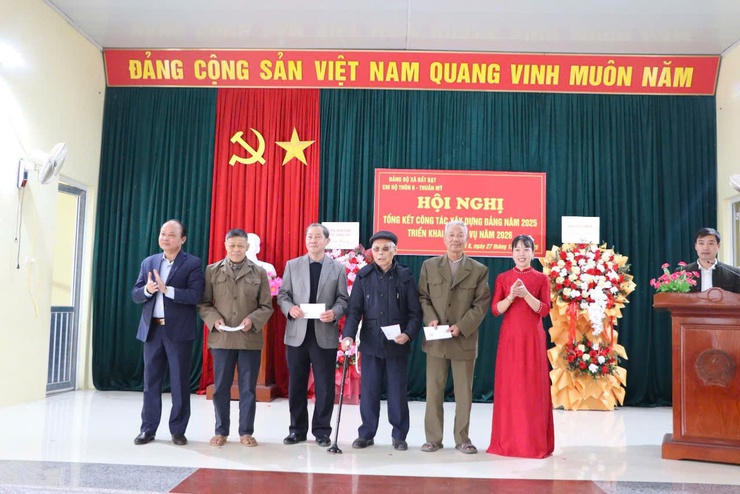 Chi bộ thôn 6 xã Bất Bạt tổ chức hội nghị tổng kết công tác năm 2025 và triển khai nhiệm vụ năm 2026- Ảnh 4.