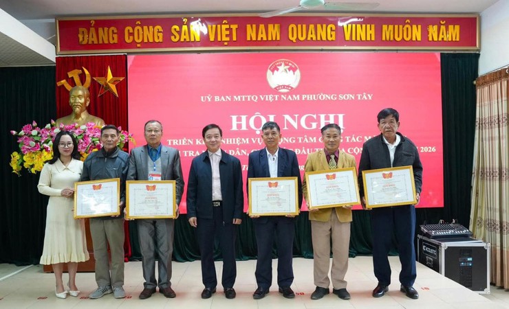 PHƯỜNG SƠN TÂY TRIỂN KHAI NHIỆM VỤ TRỌNG TÂM CÔNG TÁC MẶT TRẬN VÀ THANH TRA NHÂN DÂN, GIÁM SÁT ĐẦU TƯ CỦA CỘNG ĐỒNG NĂM 2026- Ảnh 2.