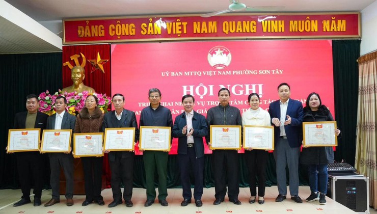 PHƯỜNG SƠN TÂY TRIỂN KHAI NHIỆM VỤ TRỌNG TÂM CÔNG TÁC MẶT TRẬN VÀ THANH TRA NHÂN DÂN, GIÁM SÁT ĐẦU TƯ CỦA CỘNG ĐỒNG NĂM 2026- Ảnh 1.