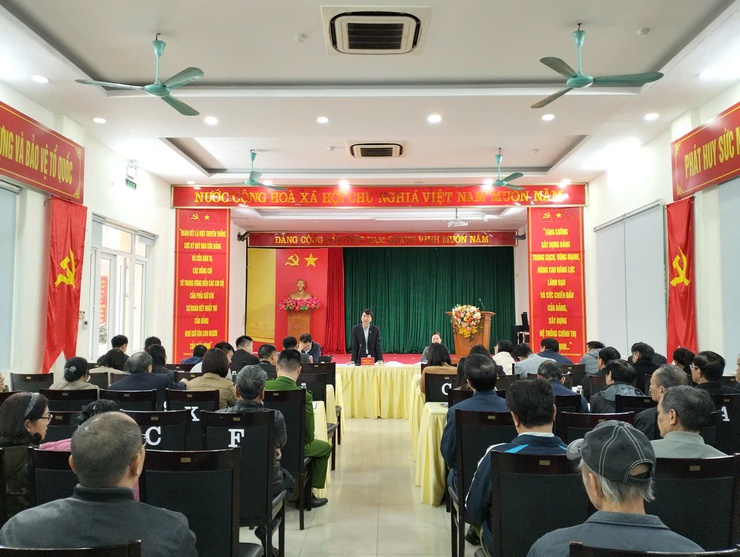 Đảng ủy phường Kiến Hưng Hưng tổ chức họp nghe báo cáo công tác di chuyển mộ thực hiện GPMB thực hiện Dự án Khu công viên văn hóa- vui chơi giải trí, thể thao Hà Đông trên địa bàn phường Kiến Hưng- Ảnh 3.