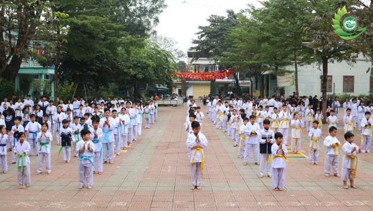 Xã Phú Cát tổ chức kỳ thi lên đai Karate cho hơn 200 võ sinh- Ảnh 3.