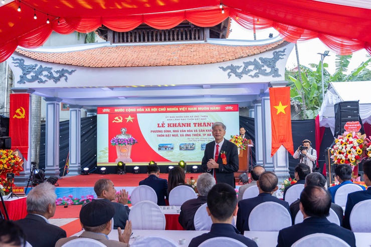 THÔN BẶT NGÕ TỔ CHỨC LỄ KHÁNH THÀNH CÔNG TRÌNH VĂN HÓA TÂM LINH; THÔN BẶT CHÙA LONG TRỌNG TƯỞNG NIỆM 100 NĂM NGÀY MẤT CỤ NGUYỄN THƯỢNG HIỀN- Ảnh 17.